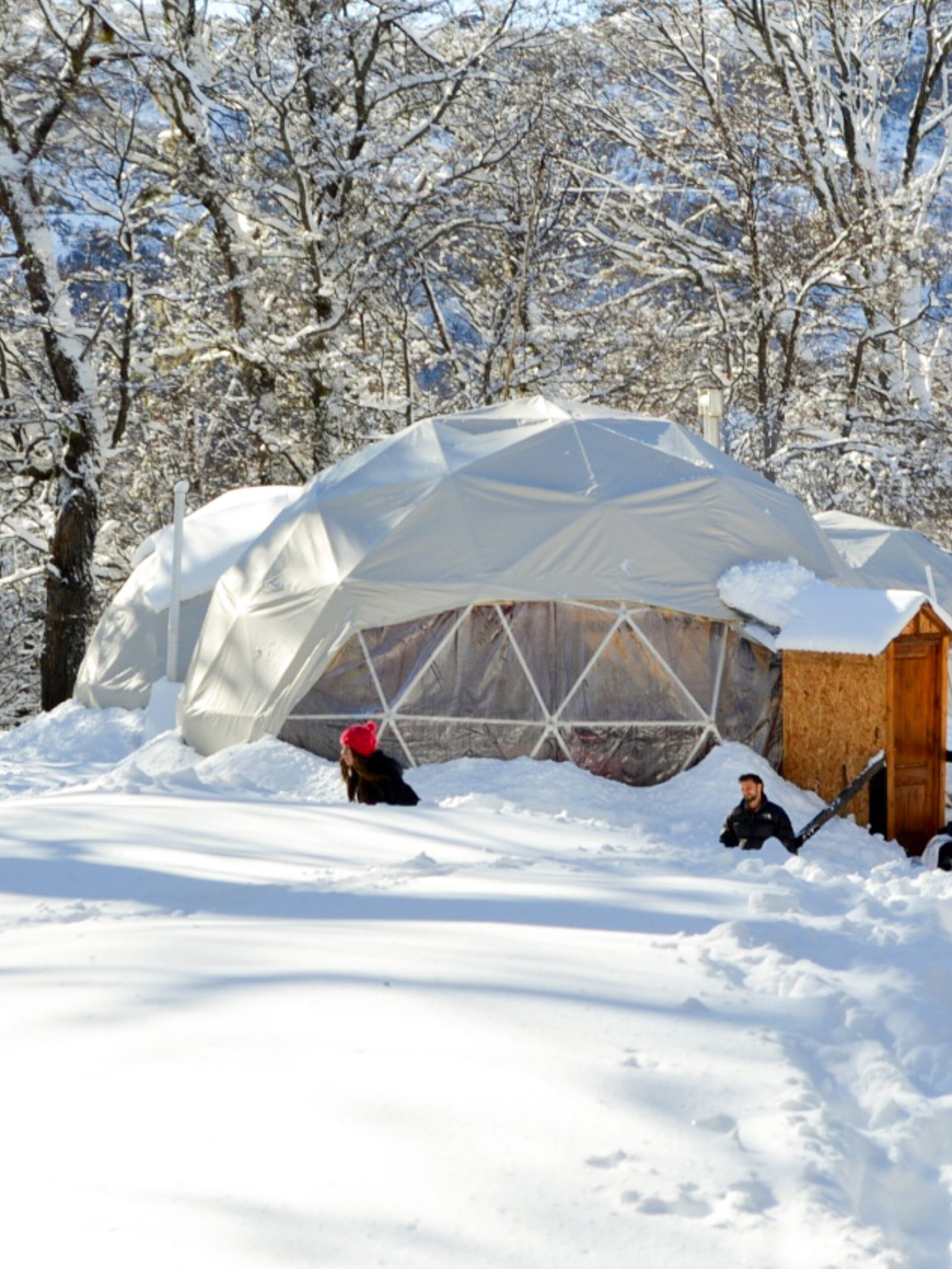 8 C Walk to thefrozenalalagunacongeladaNeumeyer_image1_1140_1605366746 - copy Caminata a la Laguna Congelada: una experiencia invernal que vas a recordar para siempre - Image 1