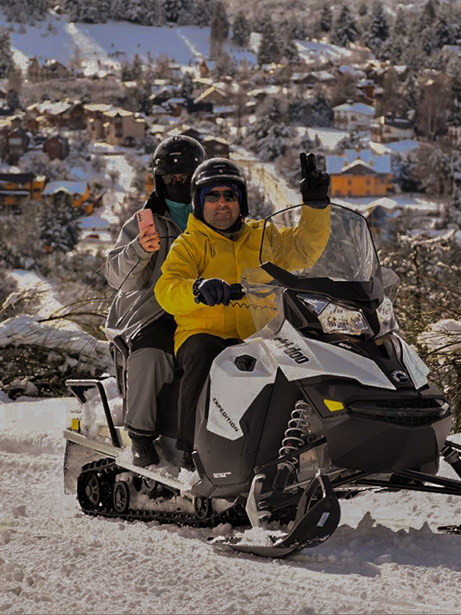 8 A la cueva j Nieve, motos y fondue en La Cueva After Ski - Imagen 1