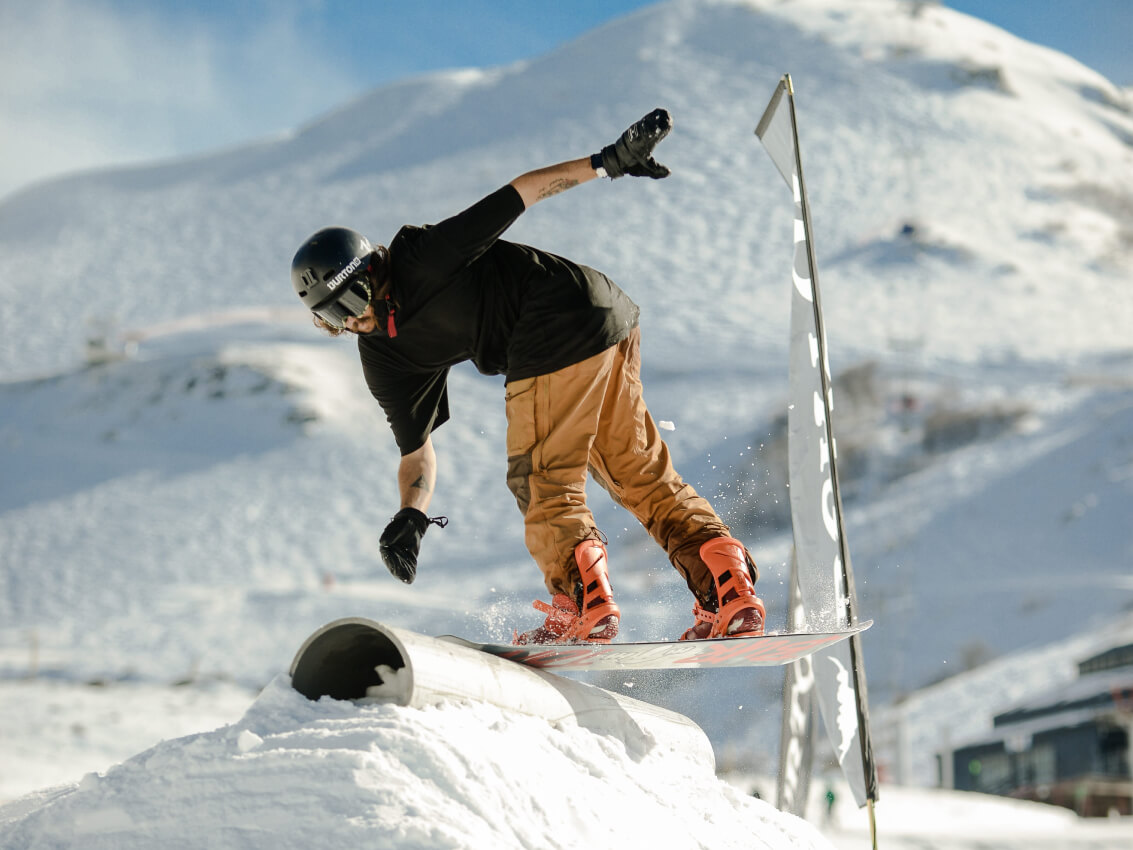 gen_Passeios_86094_1 Bautismo de Snowboard Cerro Bayo: viví tu primera bajada en tabla - Imagen 1